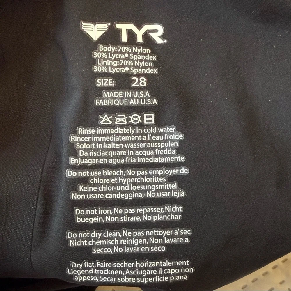 TYR Women’s Tracer B-Series Shortjohn Swimsuit Size 30L, 28 In Black